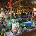 Frische Früchte und Gemüse auf dem Markt in Mbeya