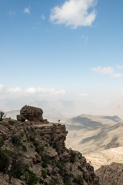 Aussicht von der spektakul&auml;ren Passstrasse im Wadi Bani Awf