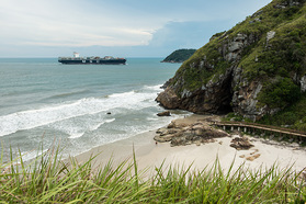 Ein Schiff von MSC vor der Küste Brasiliens