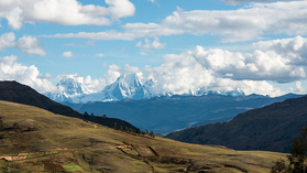 Cordillera Blanca mit verhältnismässig wenig Wolken