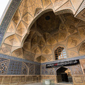 Kunstvoll verzierte Kuppeln in der Freitagsmoschee in Esfahan