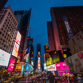 Leuchttafeln-Wirrwarr am n&auml;chtlichen Times Square